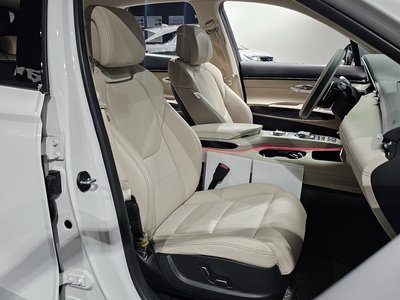 2023 Genesis GV70 — миниатюра 17
