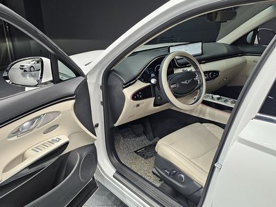 2023 Genesis GV70 — миниатюра 13