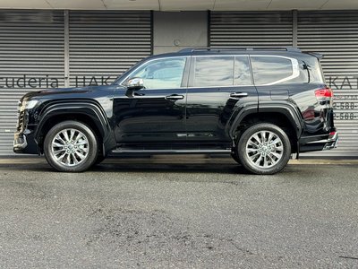 TOYOTA LAND CRUISER 300 - 8
