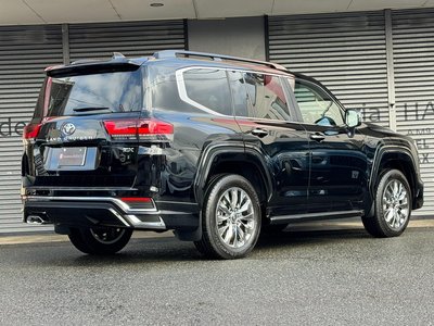 TOYOTA LAND CRUISER 300 - 5