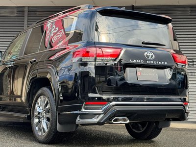 TOYOTA LAND CRUISER 300 - 10