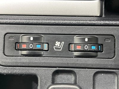 TOYOTA LAND CRUISER - 7