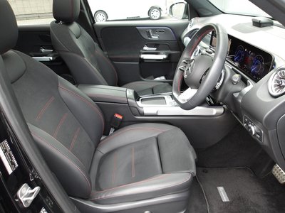 MERCEDES-BENZ EQB - 5