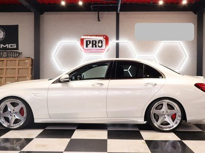 MERCEDES-BENZ C-CLASS AMG - 3