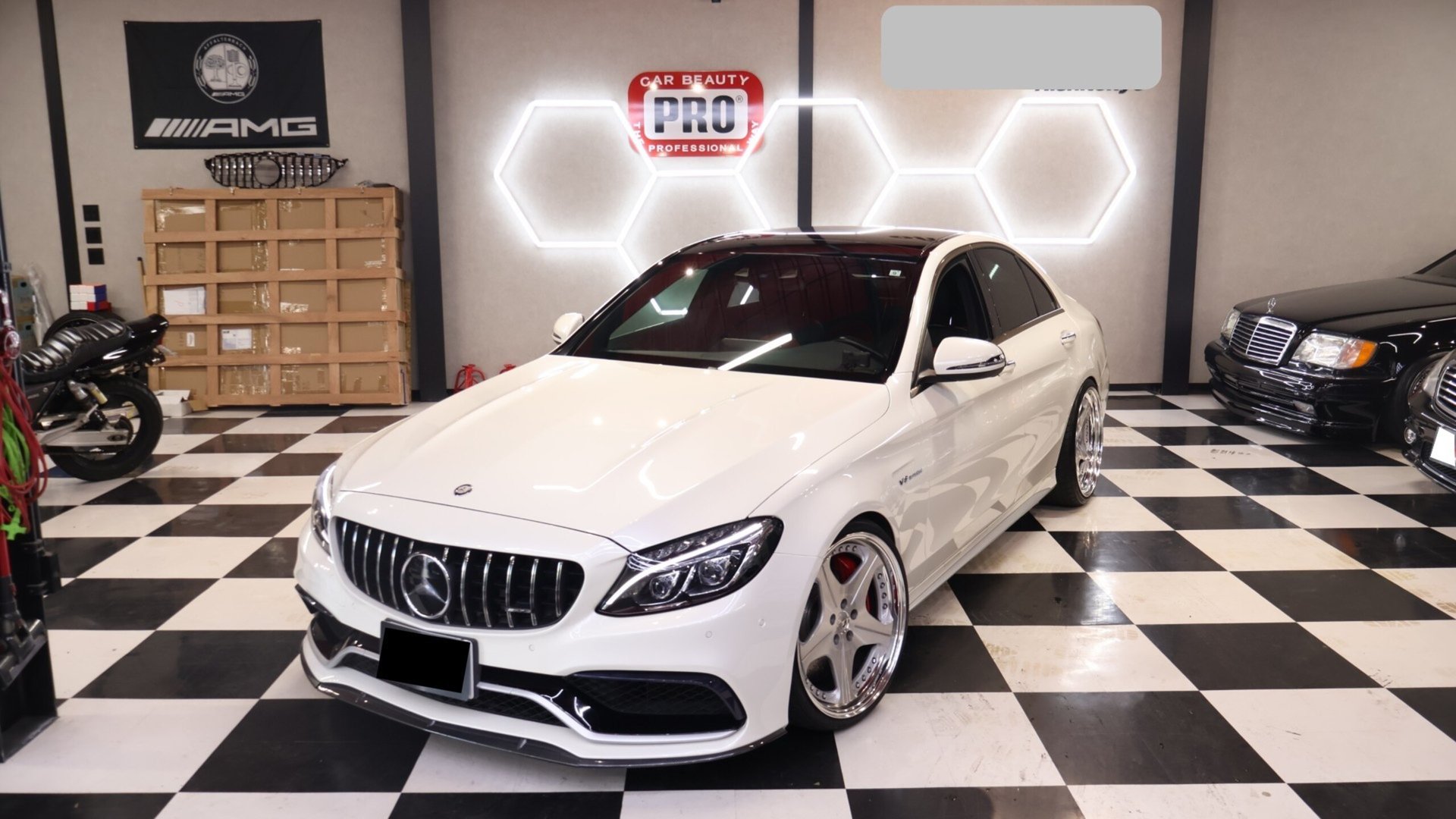 MERCEDES-BENZ C-CLASS AMG - View 1