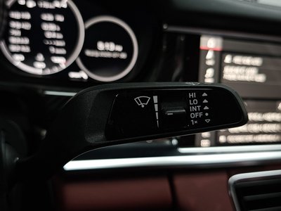 2021 Porsche PANAMERA thumbnail 31