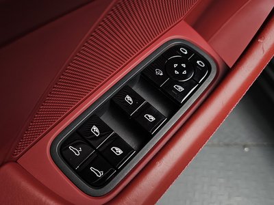 2021 Porsche PANAMERA thumbnail 26