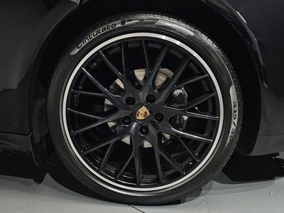 2021 Porsche PANAMERA photo 8