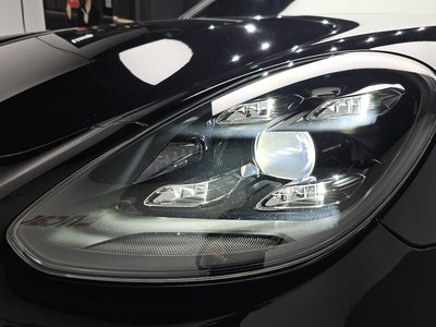 2021 Porsche PANAMERA photo 9