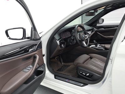 BMW 5 SERIES - 10