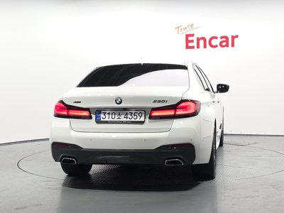 BMW 5 SERIES - 4