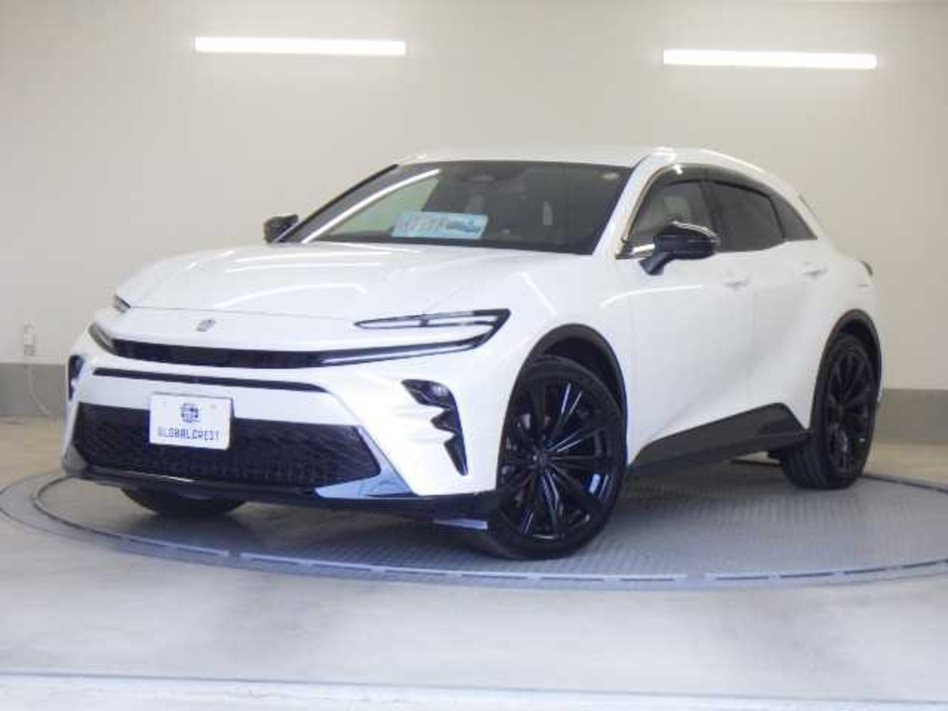 TOYOTA CROWN SPORT - View 1