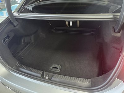 صورة 7 لـ 2025 Mercedes-BENZ E-CLASS