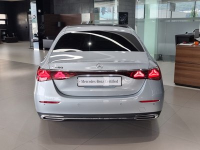 صورة 3 لـ 2025 Mercedes-BENZ E-CLASS
