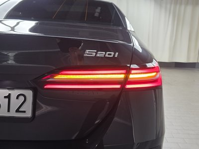 2026 BMW 5 SERIES — фото 10