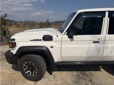 TOYOTA LAND CRUISER 70 - 5