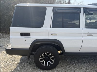 TOYOTA LAND CRUISER 70 - 7