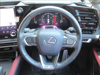 صورة 3 لـ 2023 Lexus RX
