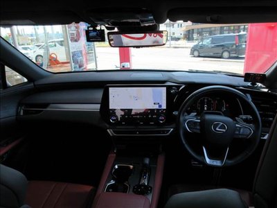 صورة 2 لـ 2023 Lexus RX