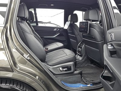 2022 BMW X7 — миниатюра 18
