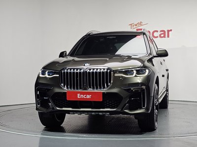 2022 BMW X7 photo 2