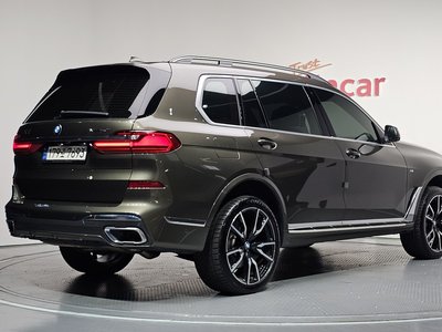 2022 BMW X7 photo 3
