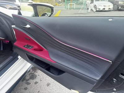 LEXUS LC CONVERTIBLE - 10