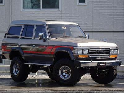 TOYOTA LAND CRUISER 60 - 6
