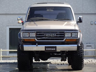 TOYOTA LAND CRUISER 60 - 4