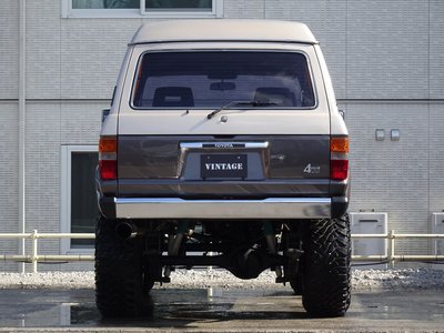 TOYOTA LAND CRUISER 60 - 10