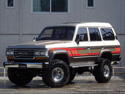 TOYOTA LAND CRUISER 60 - 2