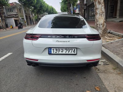 PORSCHE PANAMERA - 3
