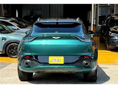 ASTON MARTIN DBX - 8