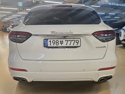 MASERATI LEVANTE - 7