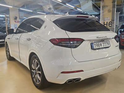 MASERATI LEVANTE - 3