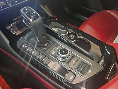 MASERATI LEVANTE - 10