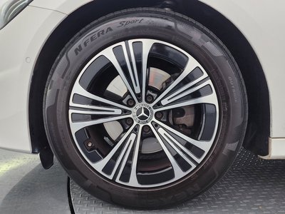MERCEDES-BENZ E-CLASS - 6