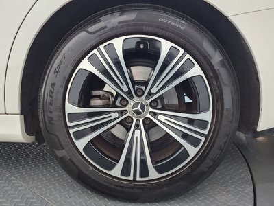 MERCEDES-BENZ E-CLASS - 8