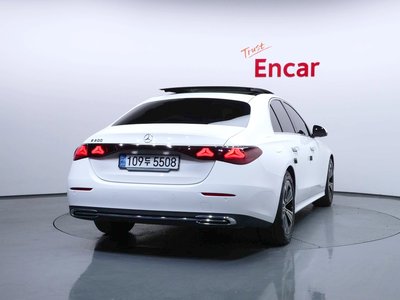 MERCEDES-BENZ E-CLASS - 3