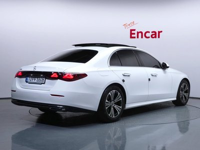 MERCEDES-BENZ E-CLASS - 4