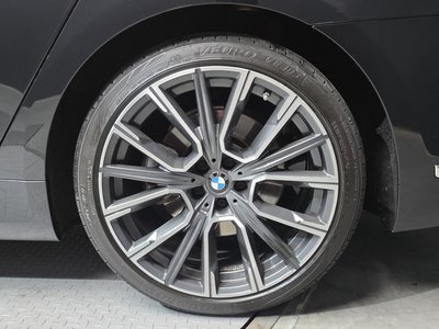 BMW 7 SERIES - 8