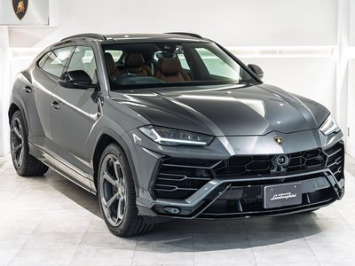 LAMBORGHINI URUS - 5