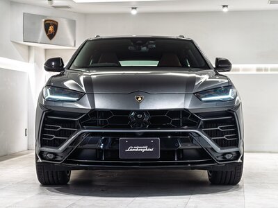 LAMBORGHINI URUS - 4