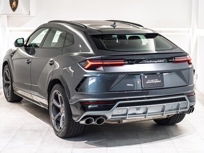 LAMBORGHINI URUS - 10