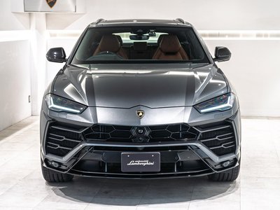 LAMBORGHINI URUS - 9
