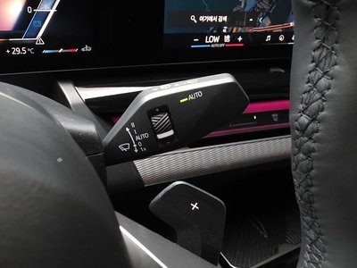 2025 BMW 5 SERIES — миниатюра 28