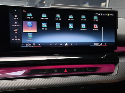 2025 BMW 5 SERIES — миниатюра 20