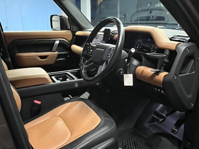 LAND ROVER DEFENDER - 7