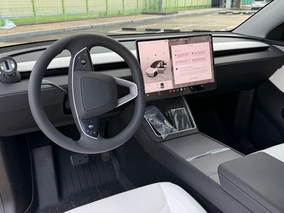 صورة مصغرة 15 لـ 2025 Tesla MODEL Y