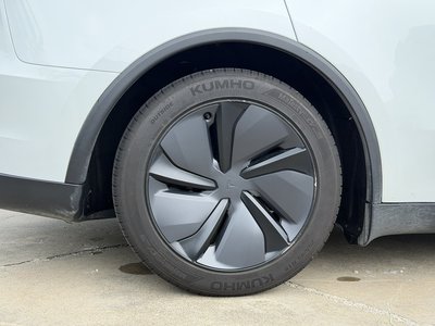 صورة 7 لـ 2025 Tesla MODEL Y